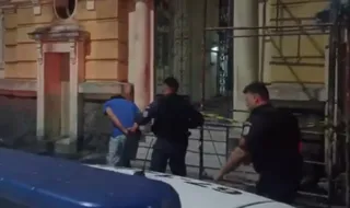 Imagem ilustrativa da imagem Vigilantes de supermercado são rendidos por bando armado em Niterói