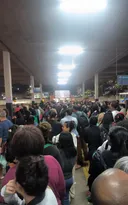 Imagem ilustrativa da imagem Virou rotina? Filas quilométricas de novo no Terminal de Niterói; vídeo