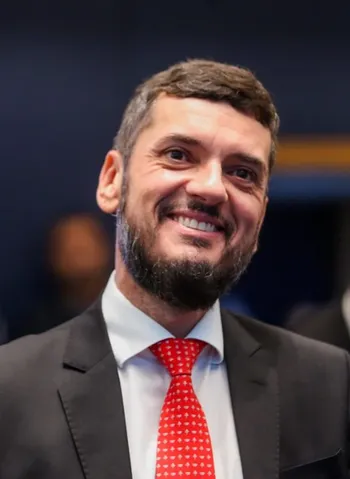 Bacellar é solto por companheiros da Alerj