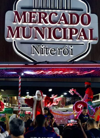 Caravana da Coca-Cola ilumina e encanta fim de ano em Niterói