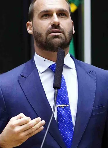 Eduardo Bolsonaro é cassado e deixa de ser deputado