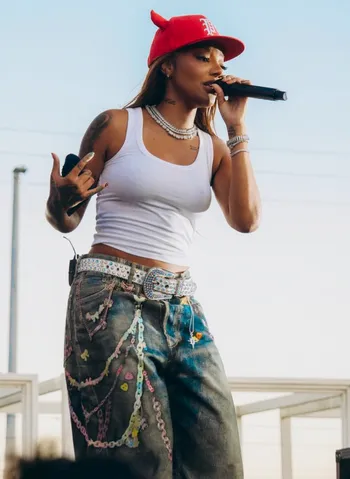 Exclusivo: Ludmilla fala da Festa da Virada em Niterói e manda recado