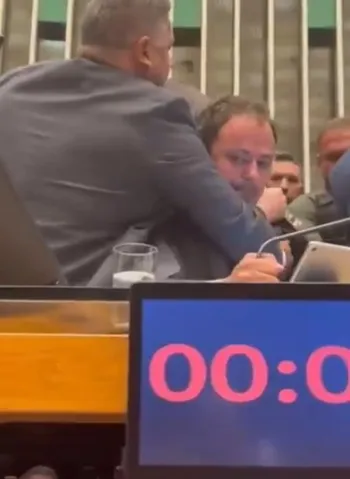 Imprensa é proibida de mostrar retirada de Glauber Braga