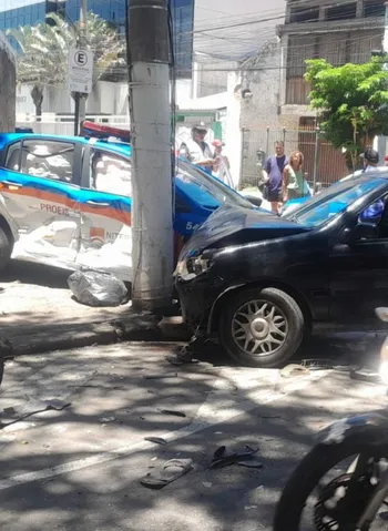 Perseguição termina em acidente e presos no Centro de Niterói