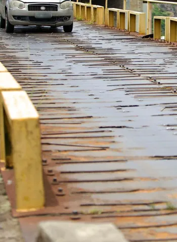 Tragédia anunciada: ponte em Niterói prestes a cair