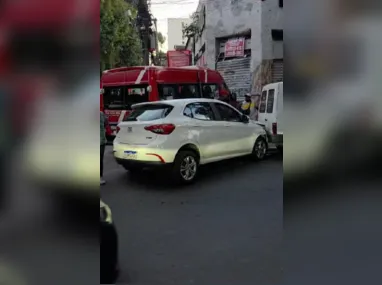 Imagem ilustrativa da imagem Acidente entre van e carros deixa feridos em Niterói; vídeo