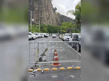 Imagem ilustrativa da imagem Briga por fechamento de rua para na delegacia em São Gonçalo; vídeo