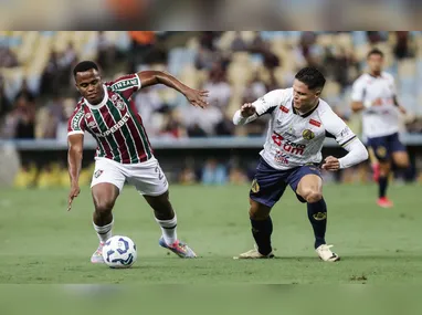Samuel Xavier marca o primeiro gol do Fluminense que sai vitorioso da partida
