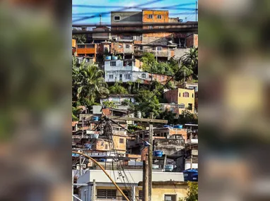 Familiares compareceram ao Instituto Médico Legal (IML) de Tribobó, nesta segunda-feira (21)