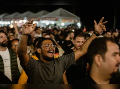Alceu Valença subirá ao palco às 22h desta segunda-feira (26)