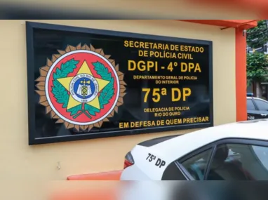 Contra ele, os agentes cumpriram mandado de prisão preventiva pelo crime de estupro de vulnerável