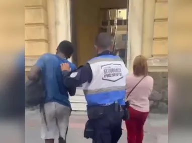 A vítima foi levada para o Hospital Estadual Alberto Torres, no Colubandê