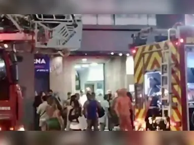 Imagem ilustrativa da imagem Incêndio em prédio assusta moradores de Niterói; vídeo