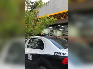 Policiais civis da 82ª DP (Maricá) buscam por imagens de câmeras de segurança e testemunhas