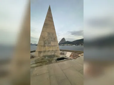 O criminoso estava dirigindo um carro roubado