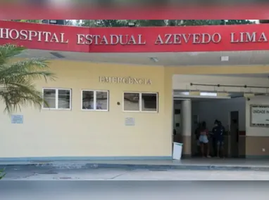 A dianteira de um dos caminhões ficou destruída