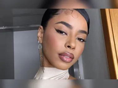 Fãs da cantora têm se mobilizado nas redes para protestar contra sumiço das faixas