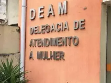 Imagem ilustrativa da imagem Preso por jogar gasolina na mulher após discussão em São Gonçalo