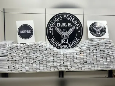 Imagem ilustrativa da imagem Presos transportando uma tonelada de maconha na Dutra