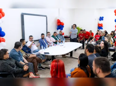 Fiscais encontraram alimentos vencidos e armazenados em locais inadequados