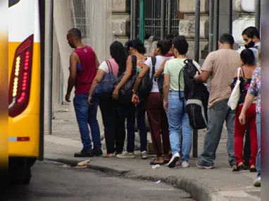 Trânsito apresentou lentidão da Reta do Cais até a subida do Vão Central