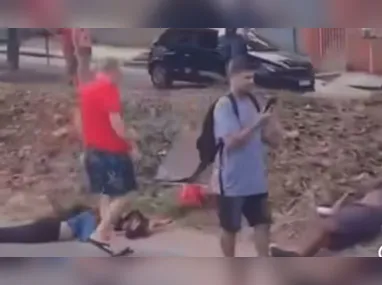 Poste em que Gleidison colidiu ficou parcialmente destruído