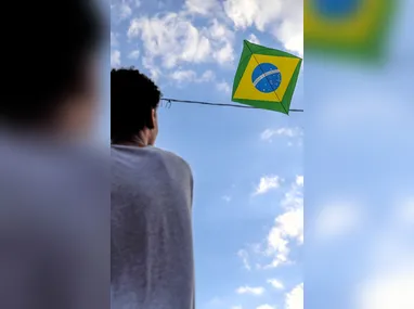 Homem foi baleado enquanto esperava o BRT dentro da estação Praça do Bandolim