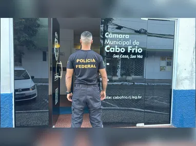 Este não é o primeiro evento que MC Poze se apresenta com a plateia de traficantes armados