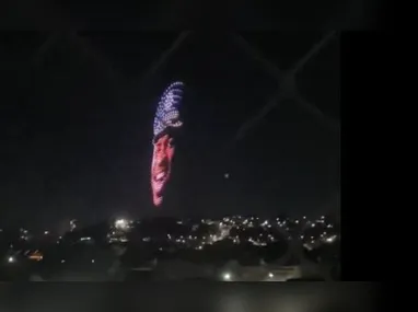 Imagem ilustrativa da imagem Vini Jr 'brilha' no céu de São Gonçalo e impressiona moradores; assista