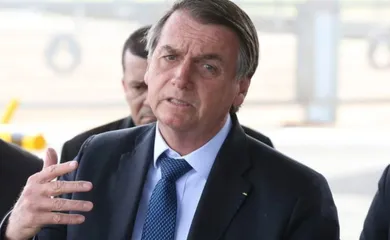 Imagem ilustrativa da imagem Preso, Bolsonaro recebe medicamentos na sede da PF