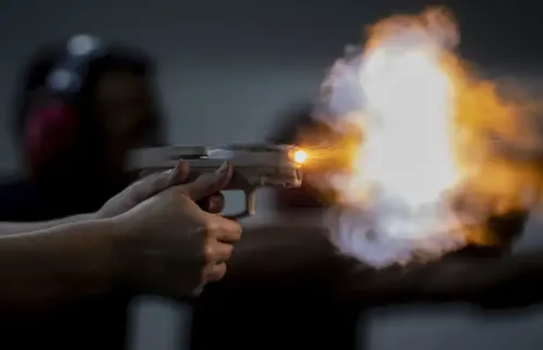 Armas e granadas ilegais apreendidas podem render prêmio em Niterói