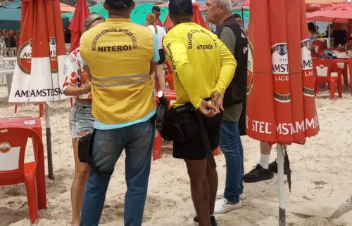 Mais de 30 quiosques autuados por infrações em praias de Niterói