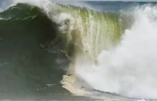 Novo alerta de ressaca com ondas de 3 metros no Rio