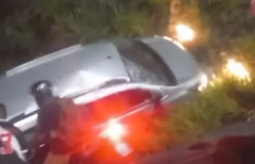 Susto na RJ-104: carro de família roda na pista e crianças ficam feridas