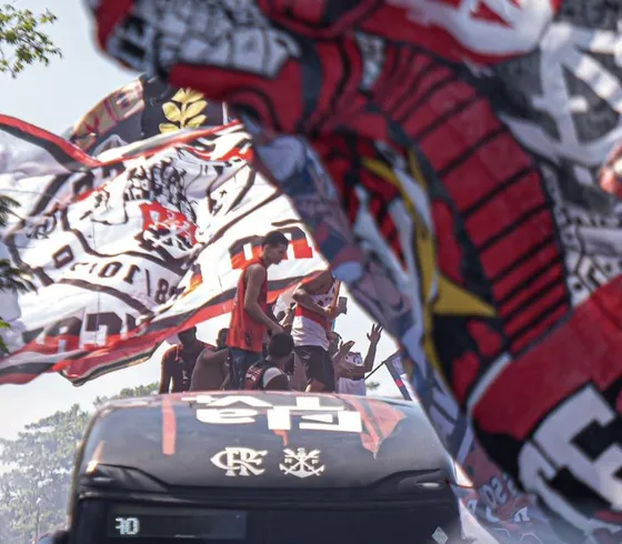 AeroFla: torcida faz festa antes do embarque para a final da Libertadores