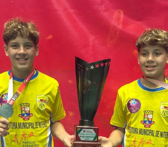 Gêmeos de Niterói são campeões sul-americanos de badminton
