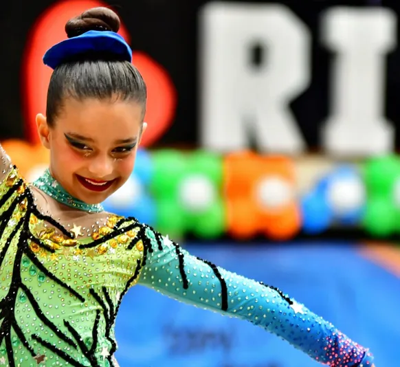 Atletas mirins de Niterói vencem torneio carioca de ginástica