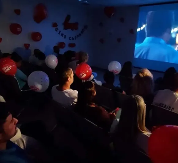 Cinema e pipoca: hospital de Itaboraí faz a festa dos namorados