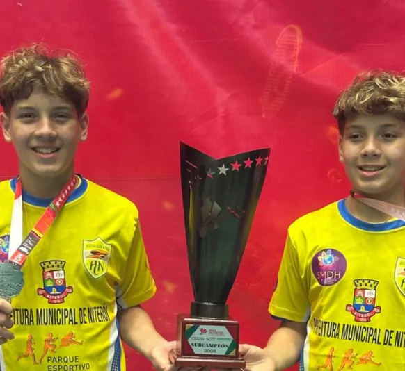 Gêmeos de Niterói são campeões sul-americanos de badminton