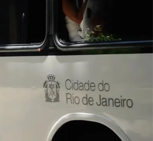 Greve paralisa ônibus e atinge milhares de passageiros no Rio