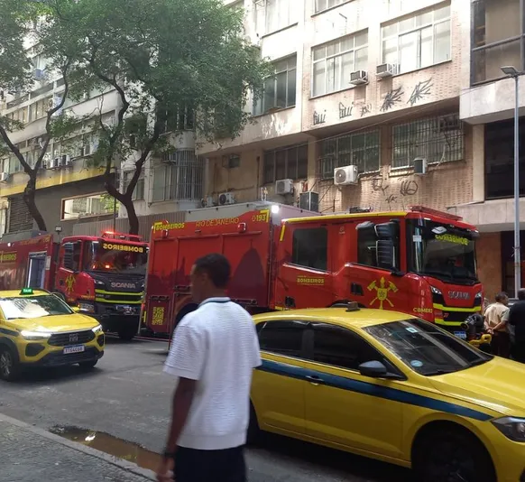 Incêndio atinge tradicional restaurante no Centro do Rio