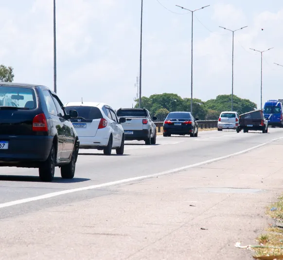 Mais de 1,6 milhão de veículos devem passar pela BR-101 no feriadão