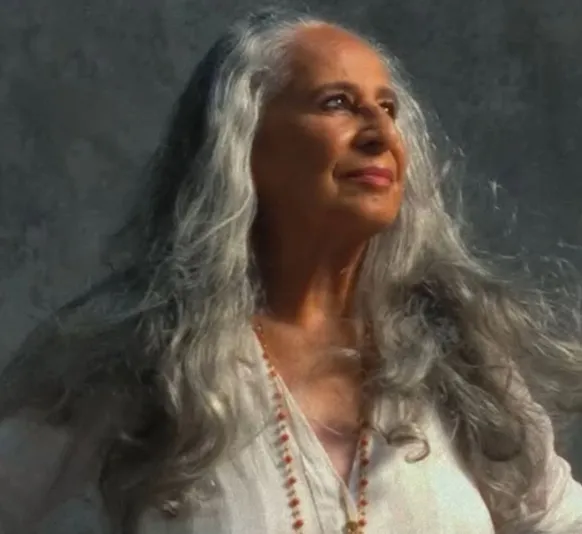 Maria Bethânia anuncia novas datas da turnê de 60 anos