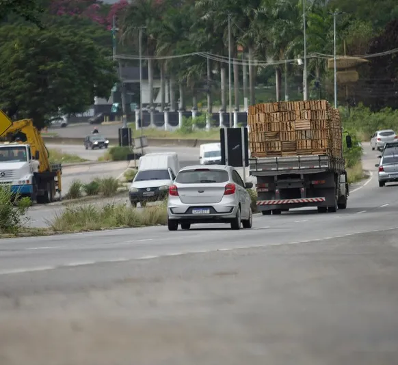 Perigo na RJ-104: a rotina de acidentes na estrada em São Gonçalo