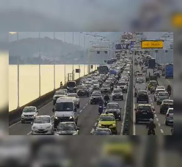 Ponte Rio-Niterói amanhece travada: veja o tempo de travessia