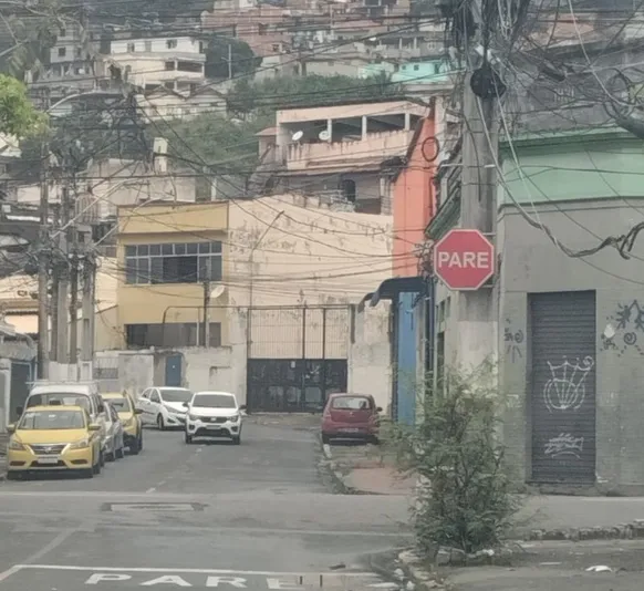 Técnicos de serviço de internet são atacados em Niterói
