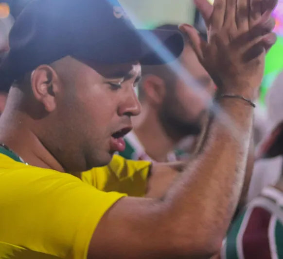 Tricolores de Niterói aplaudem time após derrota para o Chelsea; vídeo