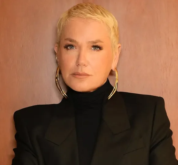 Xuxa é internada em São Paulo e passa por cirurgia
