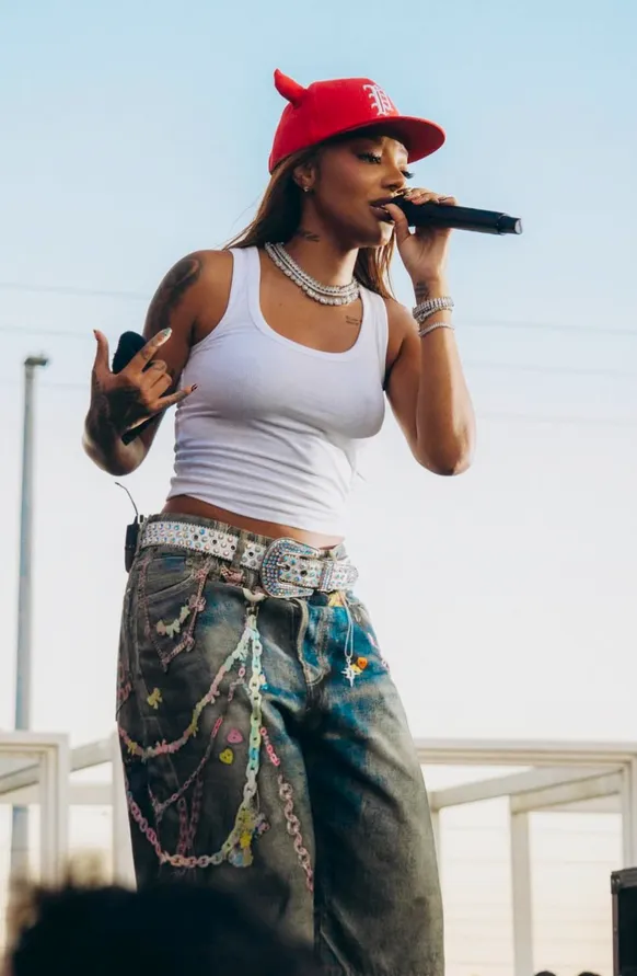 Exclusivo: Ludmilla fala da Festa da Virada em Niterói e manda recado