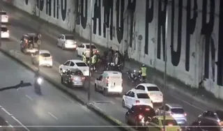 Imagem ilustrativa da imagem Acidente entre três veículos complica trânsito nos acessos à Ponte